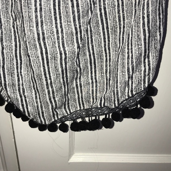 Off the shoulder flowy blouse never worn - Picture 4 of 4